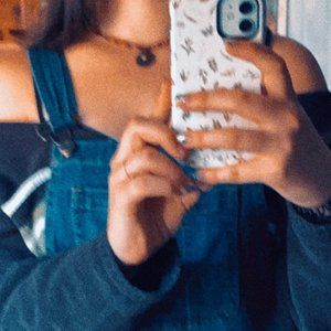 Meet your Posher, Annie-pierre